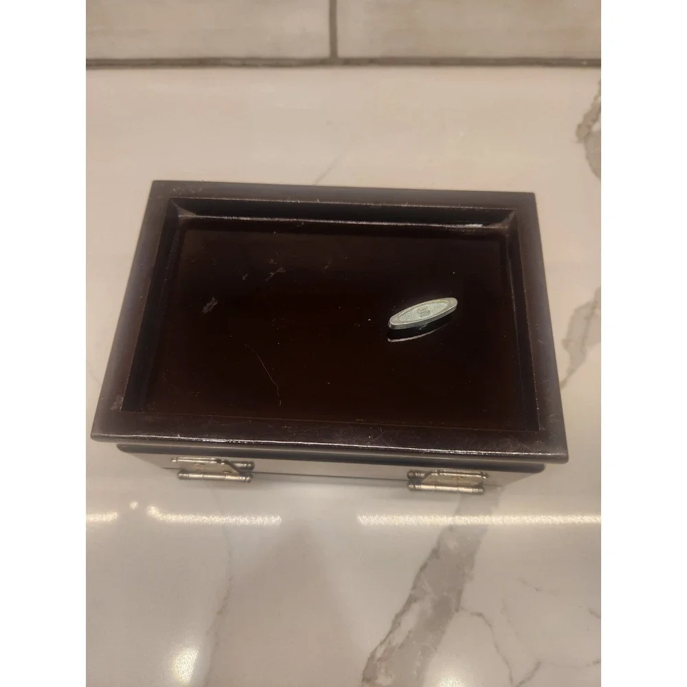 Vintage Black Laquer Jewelry Music Box Mother Of Pearl Rose Inlay Turtle Closure